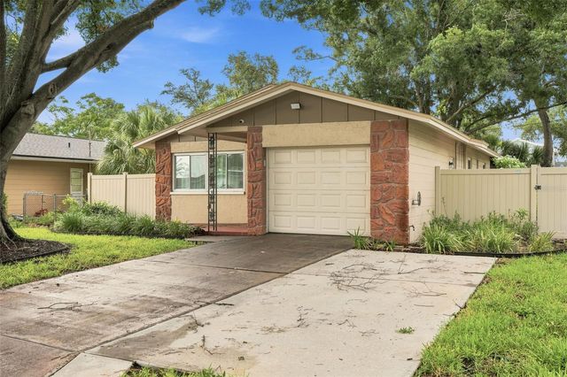 205 SE MONROE CIRCLE N, St Petersburg, FL 33703