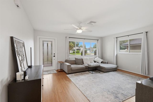 205 SE MONROE CIRCLE N, St Petersburg, FL 33703