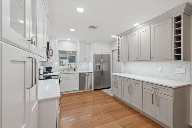 205 SE MONROE CIRCLE N, St Petersburg, FL 33703