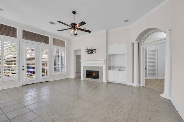 27 Rockledge Drive, The Woodlands, TX 77382