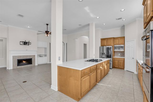 27 Rockledge Drive, The Woodlands, TX 77382