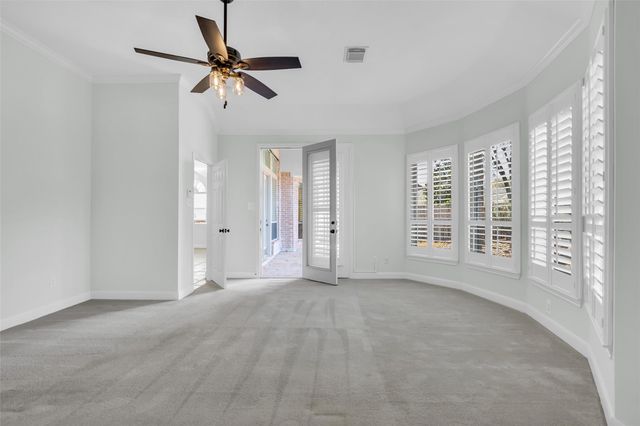 27 Rockledge Drive, The Woodlands, TX 77382