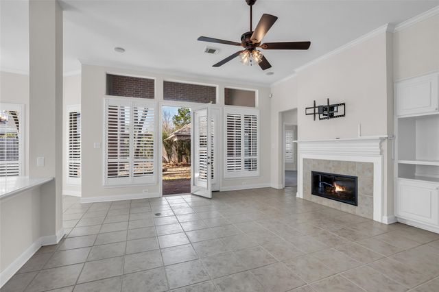 27 Rockledge Drive, The Woodlands, TX 77382