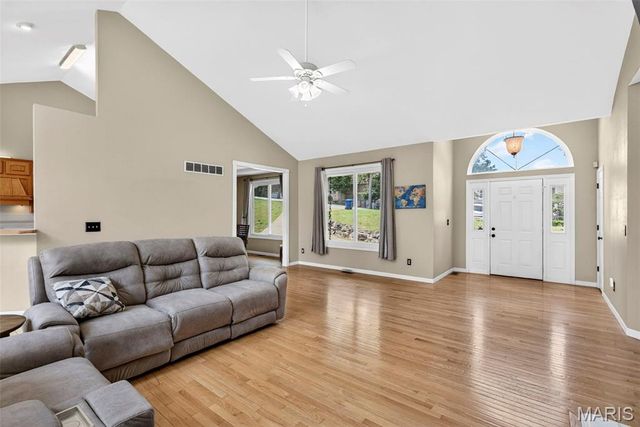 5032 Oak Bluff Drive, High Ridge, MO 63049