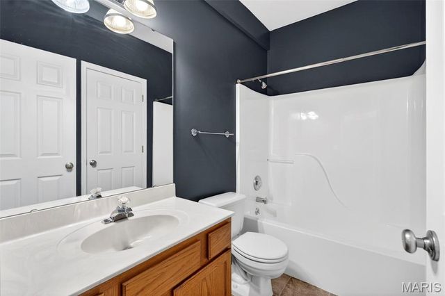 5032 Oak Bluff Drive, High Ridge, MO 63049