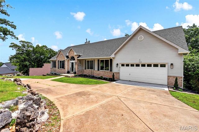 5032 Oak Bluff Drive, High Ridge, MO 63049