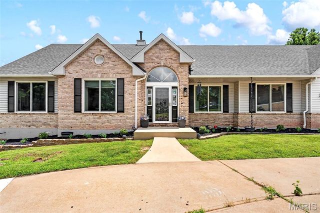 5032 Oak Bluff Drive, High Ridge, MO 63049