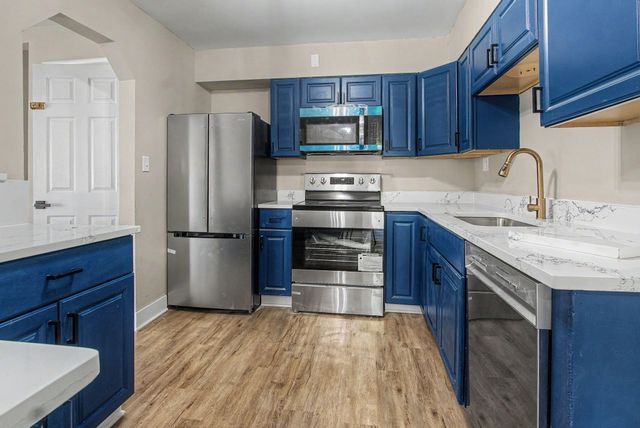 18 Lacresta Drive, Florence, KY 41042