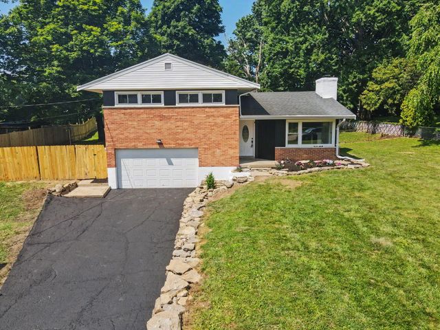 18 Lacresta Drive, Florence, KY 41042