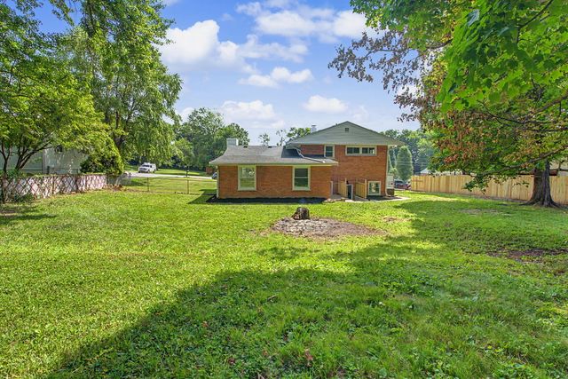 18 Lacresta Drive, Florence, KY 41042