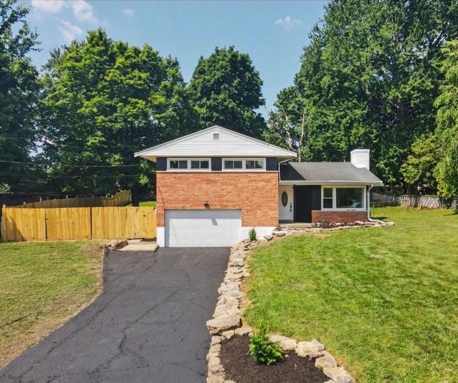 18 Lacresta Drive, Florence, KY 41042