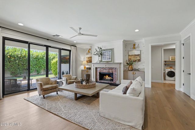 4233 E FAIRMOUNT Avenue, Phoenix, AZ 85018