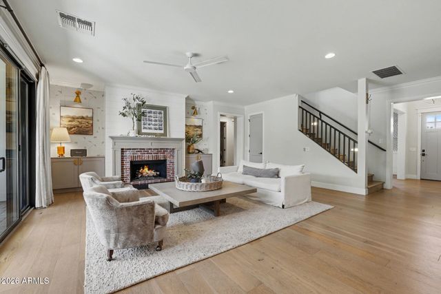 4233 E FAIRMOUNT Avenue, Phoenix, AZ 85018