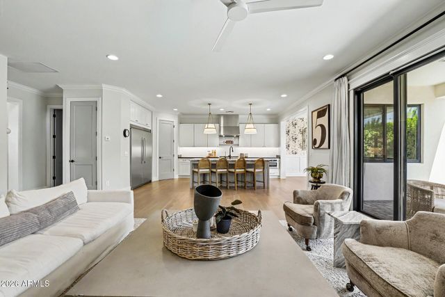 4233 E FAIRMOUNT Avenue, Phoenix, AZ 85018