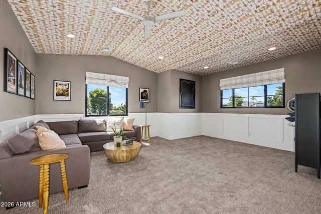 4233 E FAIRMOUNT Avenue, Phoenix, AZ 85018