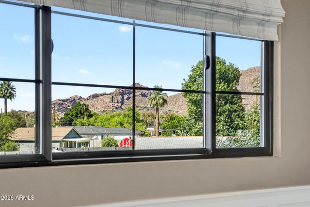 4233 E FAIRMOUNT Avenue, Phoenix, AZ 85018