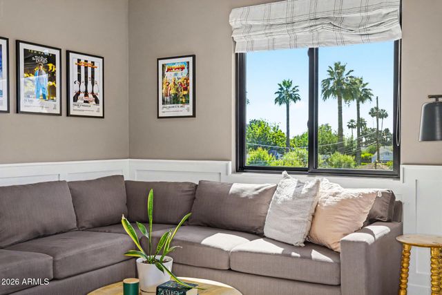4233 E FAIRMOUNT Avenue, Phoenix, AZ 85018