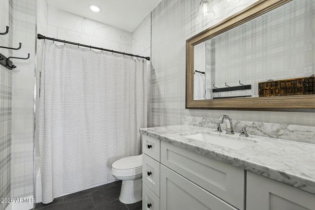 4233 E FAIRMOUNT Avenue, Phoenix, AZ 85018