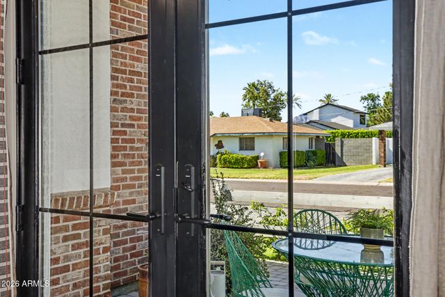 4233 E FAIRMOUNT Avenue, Phoenix, AZ 85018