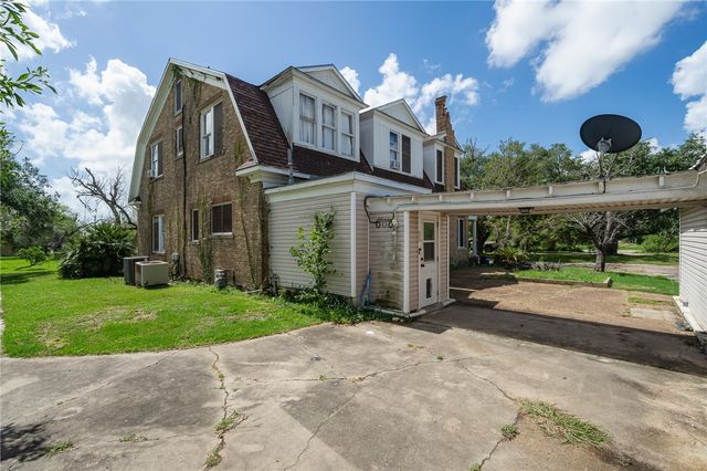 119 E Houston, Refugio, TX 78377