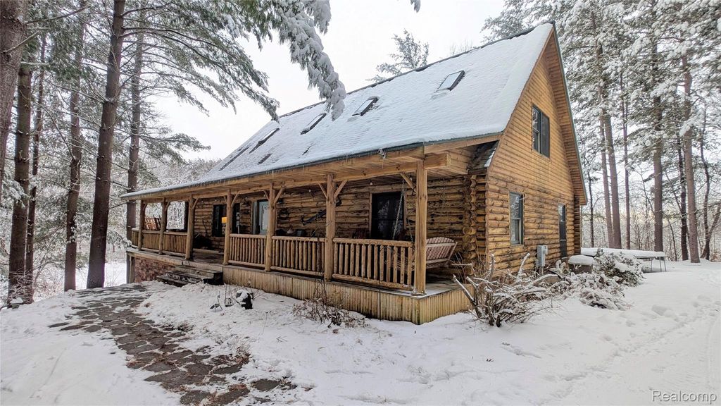 3710 Arivaca Drive, Millington Township, MI 48746