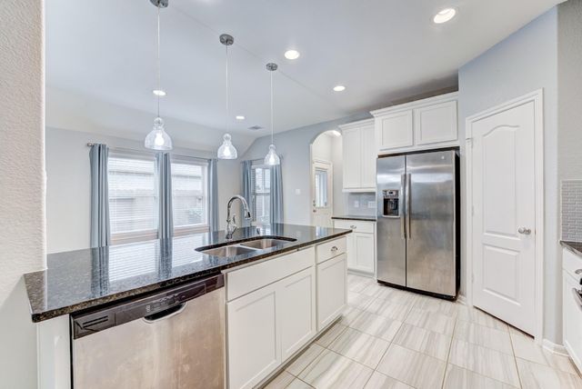255 Dale Ridge Lane, Dickinson, TX 77539