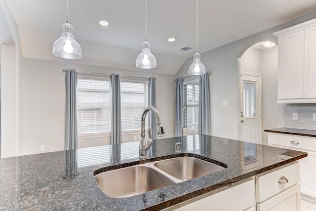 255 Dale Ridge Lane, Dickinson, TX 77539