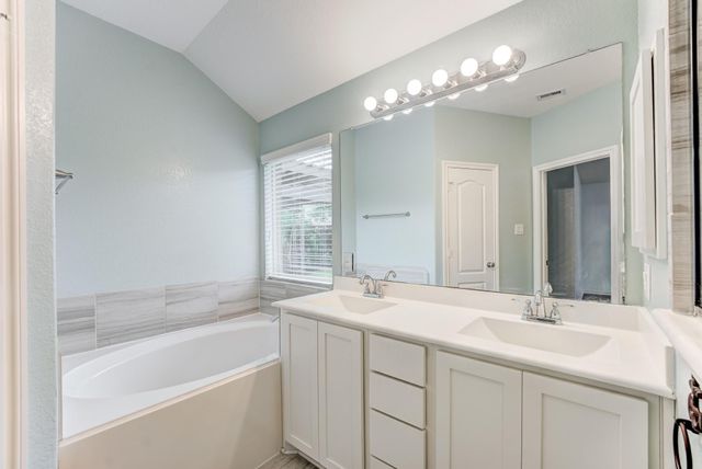 255 Dale Ridge Lane, Dickinson, TX 77539