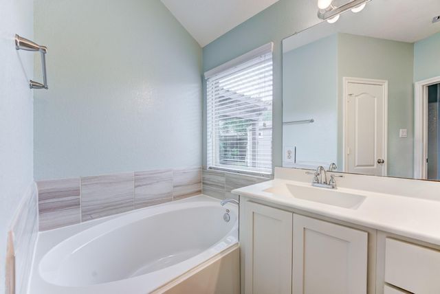 255 Dale Ridge Lane, Dickinson, TX 77539