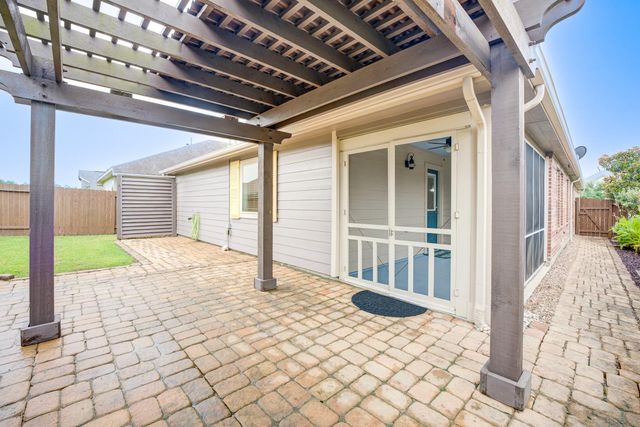 255 Dale Ridge Lane, Dickinson, TX 77539
