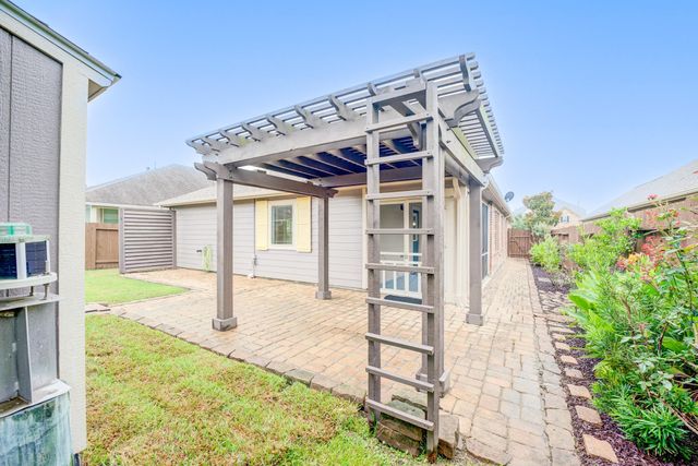 255 Dale Ridge Lane, Dickinson, TX 77539