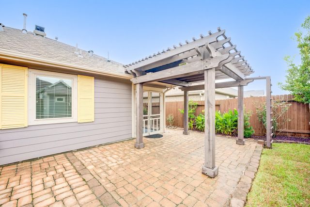 255 Dale Ridge Lane, Dickinson, TX 77539