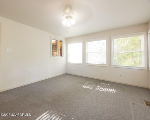 321 JOE LANE, Jefferson City, MO 65101