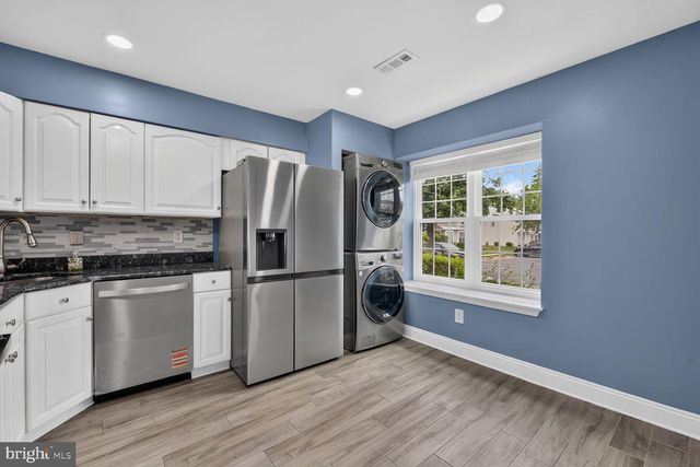 103 SAINT CHARLES SQ, Sterling, VA 20164