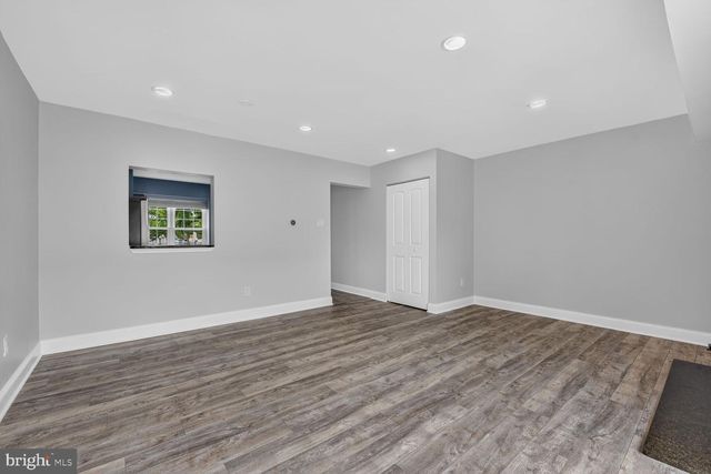 103 SAINT CHARLES SQ, Sterling, VA 20164
