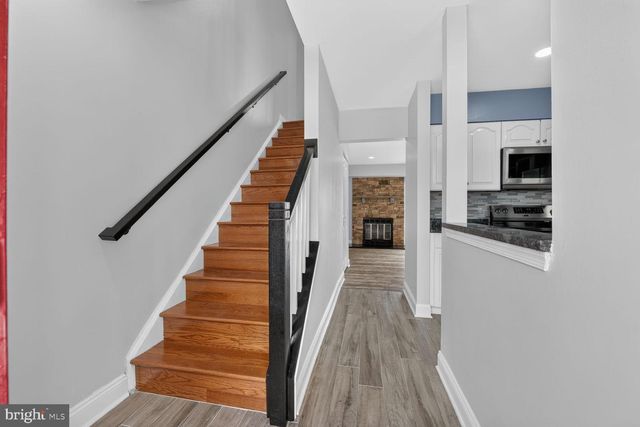 103 SAINT CHARLES SQ, Sterling, VA 20164