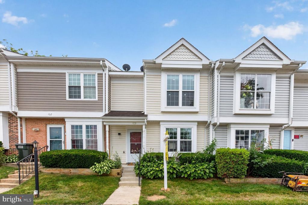 103 SAINT CHARLES SQ, Sterling, VA 20164