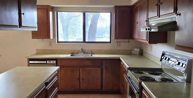 19193 Jayhawk Dr, Penn Valley, CA 95946