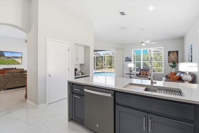 434 W CRESTMONT COURT, Beverly Hills, FL 34465