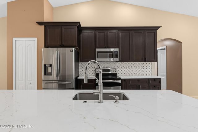 301 JOHNS GLEN Drive, St. Johns, FL 32259