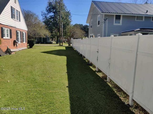 215 N Elm Street, Chadbourn, NC 28431