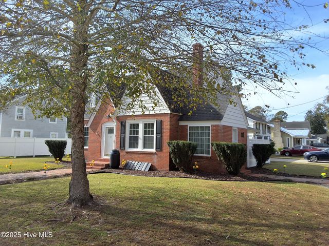 215 N Elm Street, Chadbourn, NC 28431