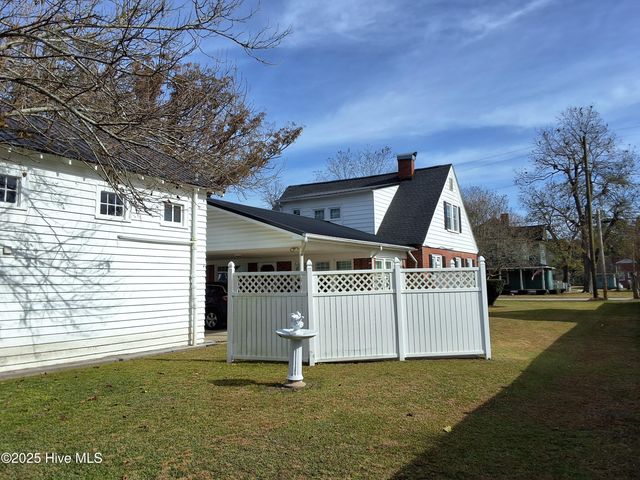 215 N Elm Street, Chadbourn, NC 28431