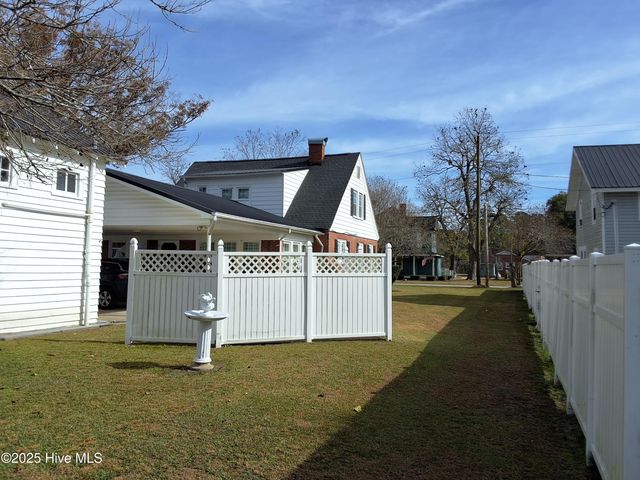 215 N Elm Street, Chadbourn, NC 28431