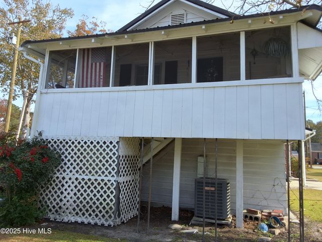 215 N Elm Street, Chadbourn, NC 28431