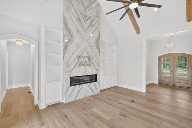 101 Danford Dr, Clarksville, TN 37043