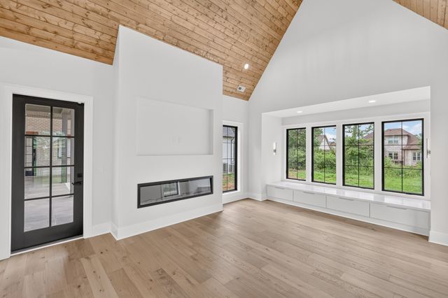 101 Danford Dr, Clarksville, TN 37043