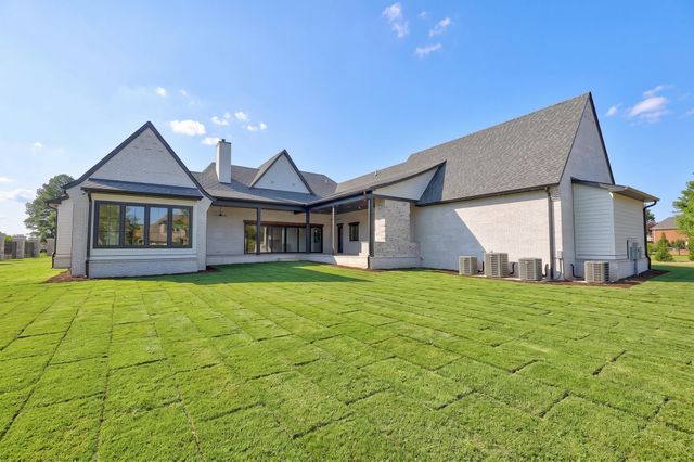 101 Danford Dr, Clarksville, TN 37043
