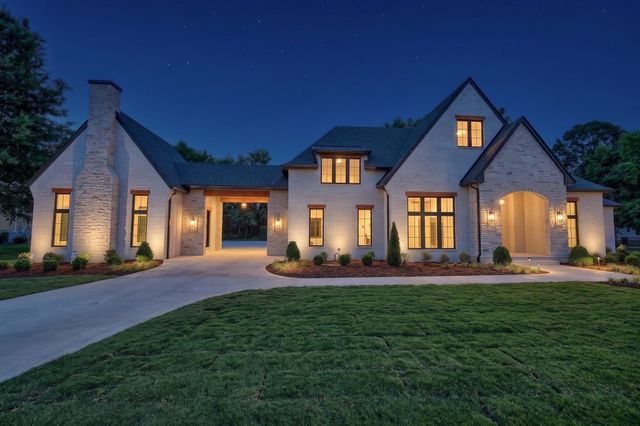101 Danford Dr, Clarksville, TN 37043