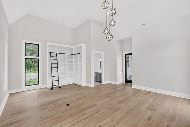 101 Danford Dr, Clarksville, TN 37043